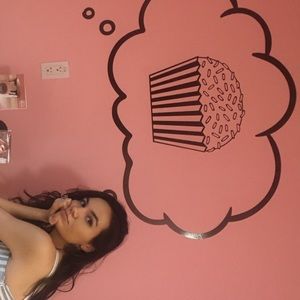 Meet your Posher, Olivia